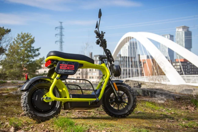 mini mopedas Coopop lime linna tasutal